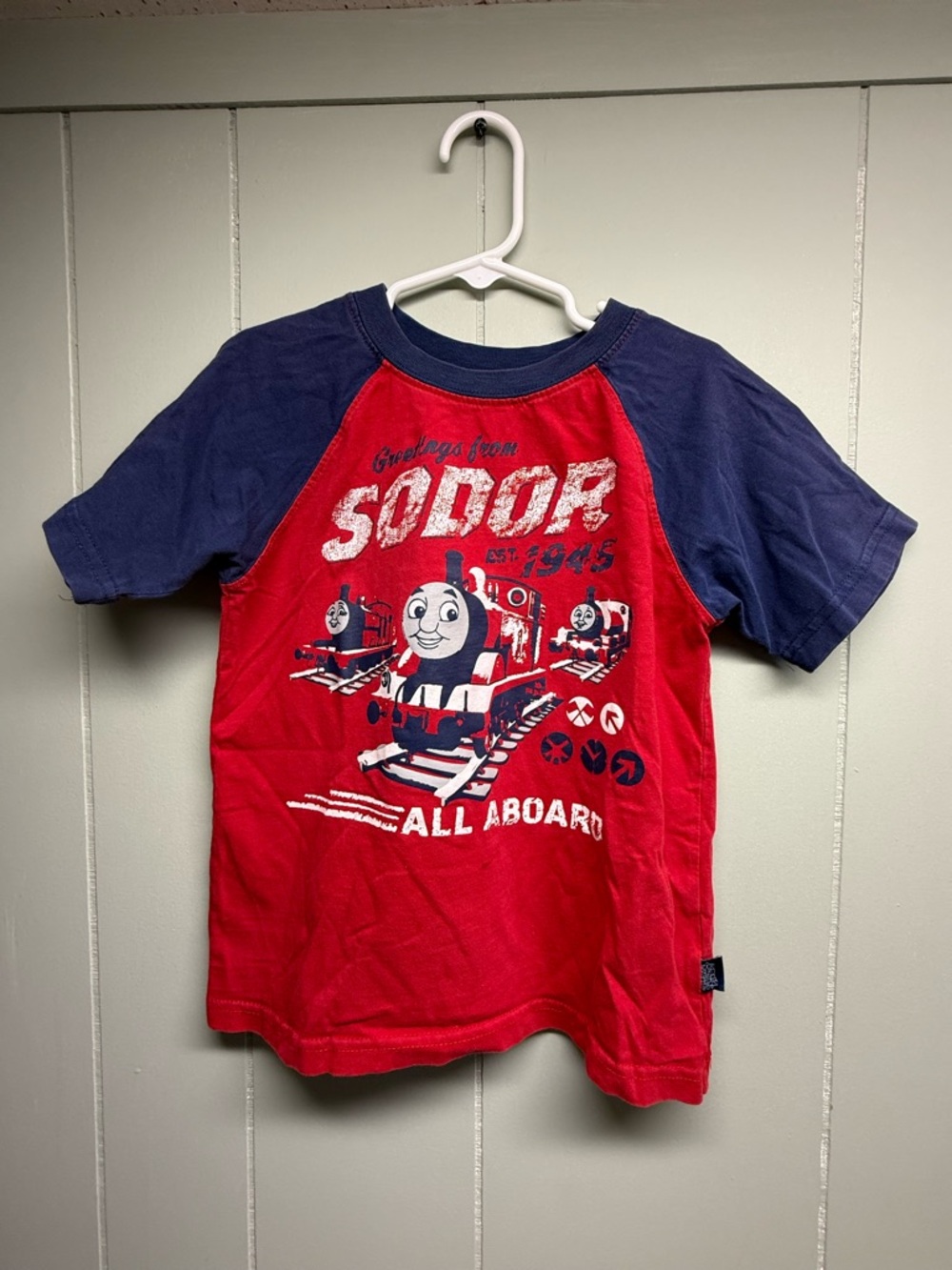 Sodor 'All Aboard' Short Sleeve Raglan Tee - Red & Navy